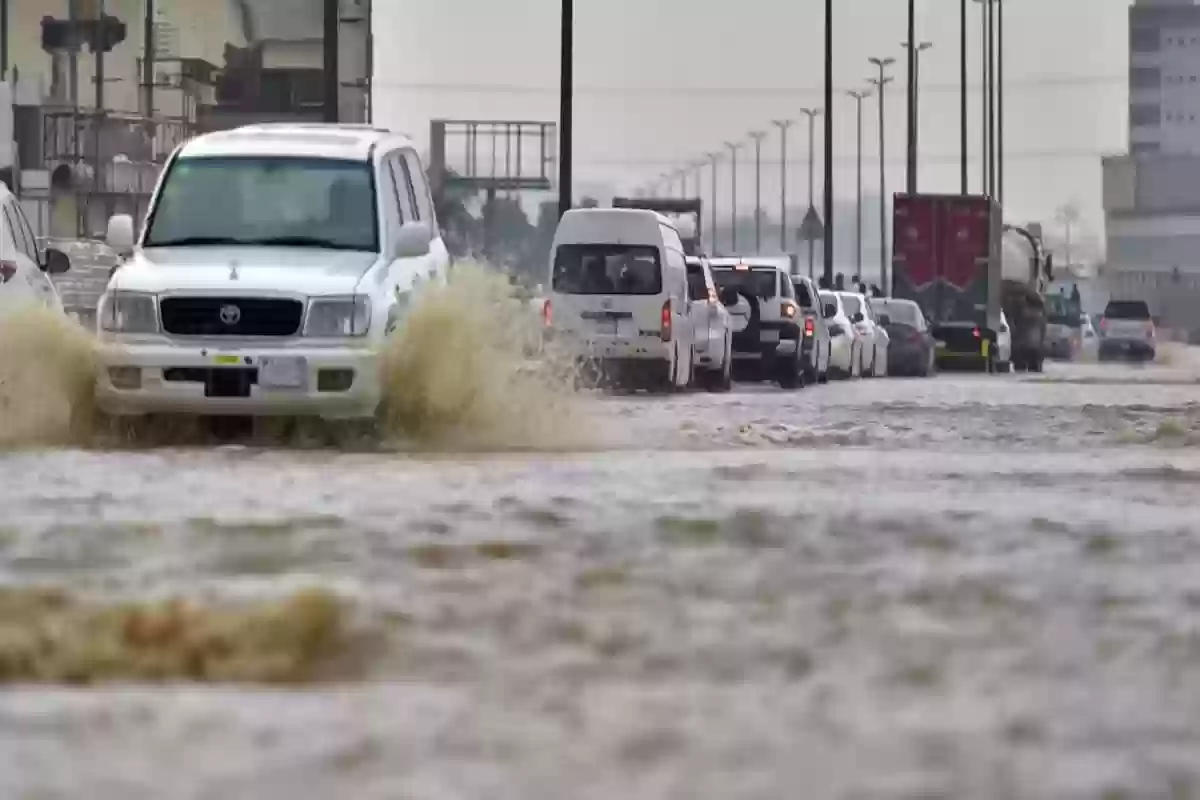 أمطار وسيول على نجران وارتفاع درجات الحرارة على الشرقية