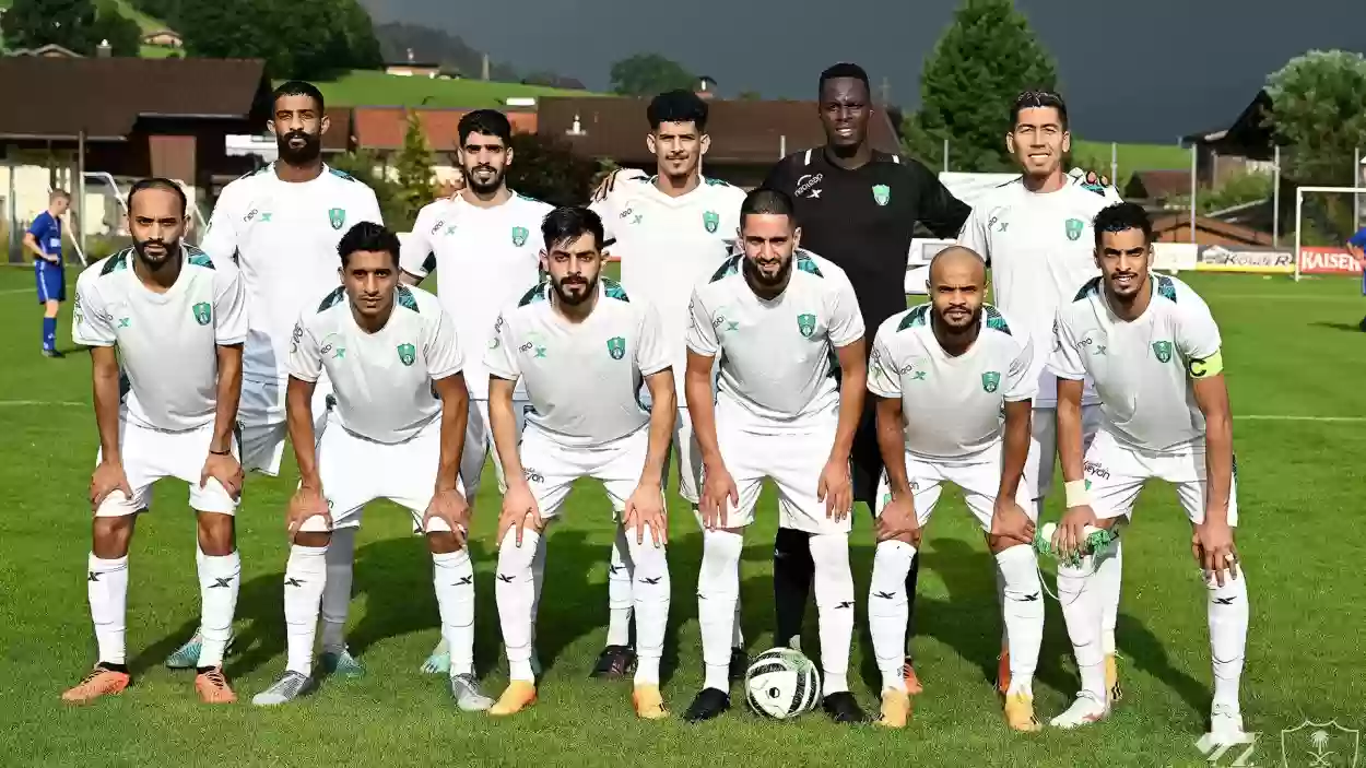 الأهلي السعودي يتعاقد مع مدافع روما الإيطالي