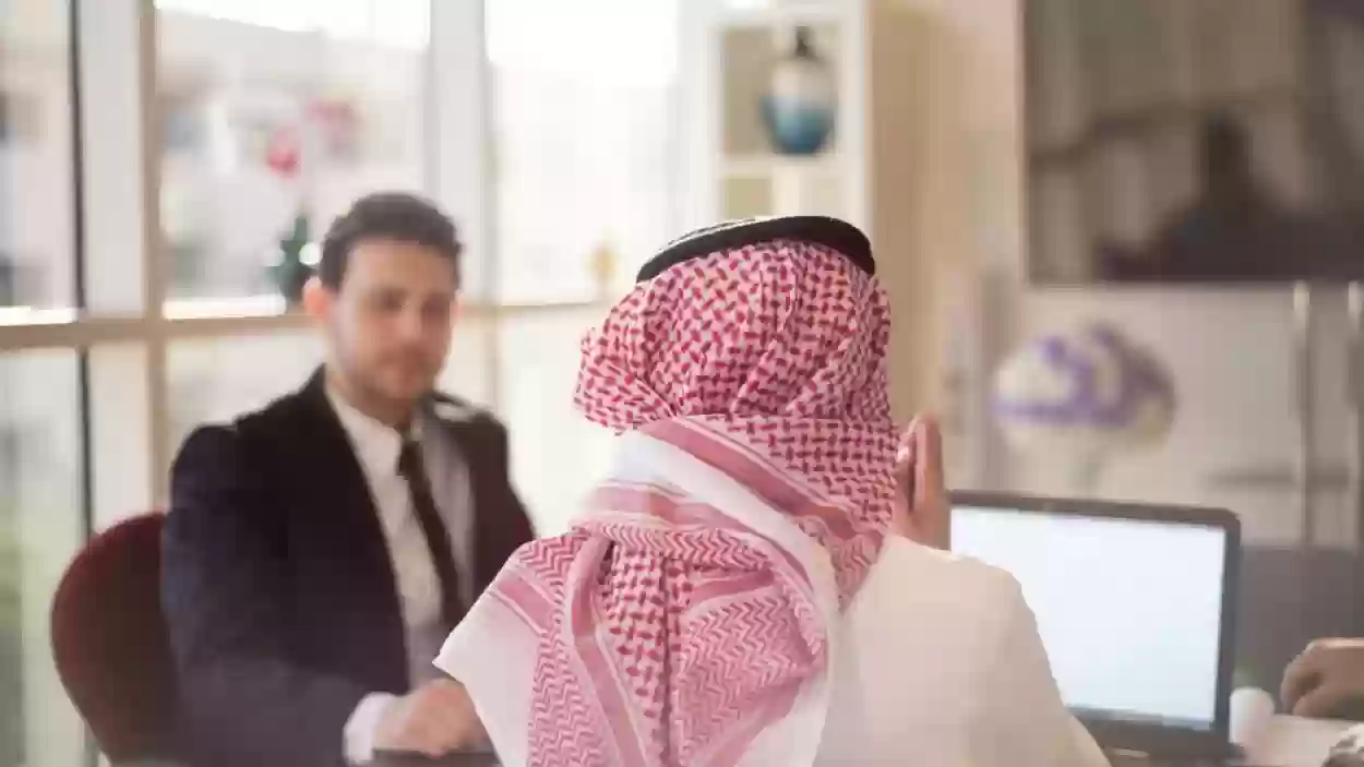 التعويض عن فسخ عقد العمل غير محدد المدة