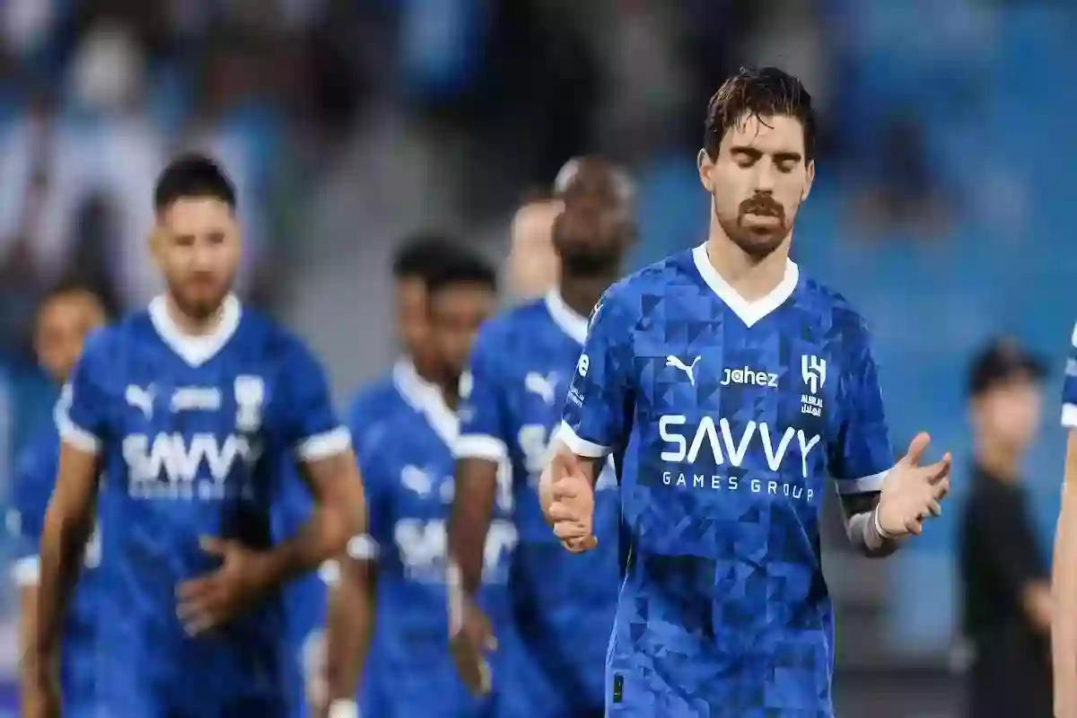 ردة فعل مثيرة من رئيس الهلال التنفيذي تطمئن الجماهير السعودية