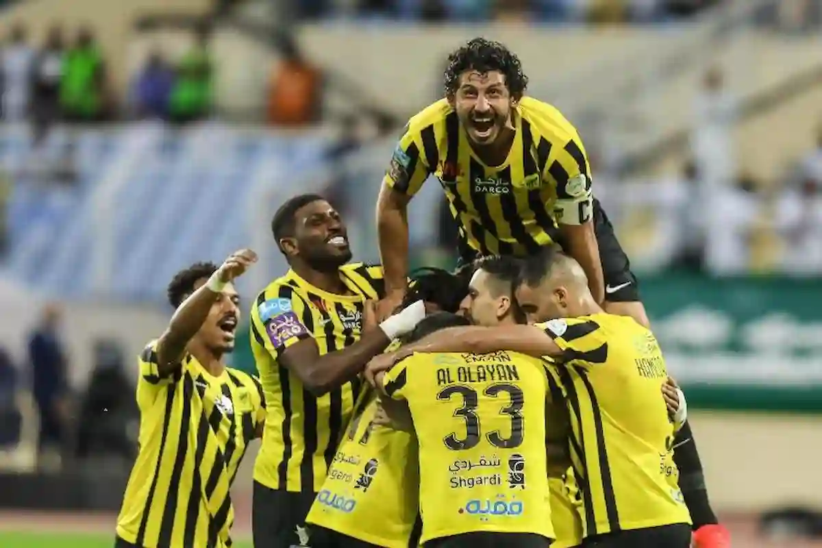 العجمة يشير بأصابع الاتهام لهذا المحترف بخسارة الاتحاد الدوري