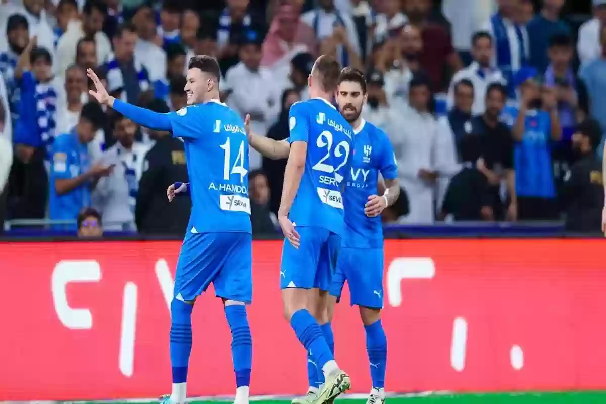 لاعب سابق من الهلال يقترب من دوري روشن